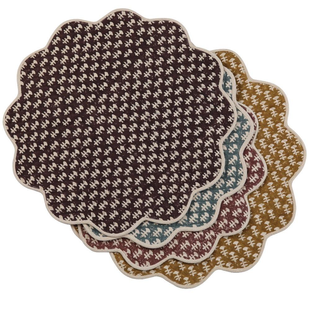 Quilted and scalloped placemats - Boti Coco