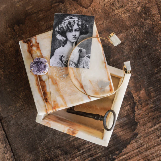 Onyx Box Square