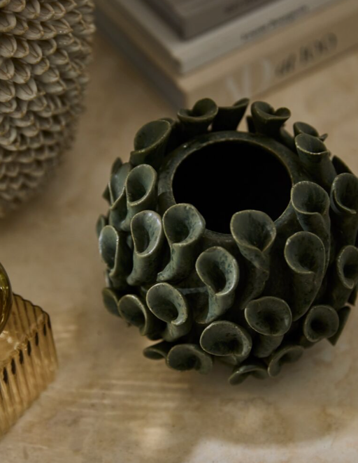 Pandor Vase